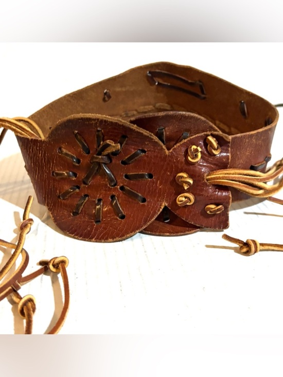 Vintage distressed Leather Waist Belt in Brown with  Lace
